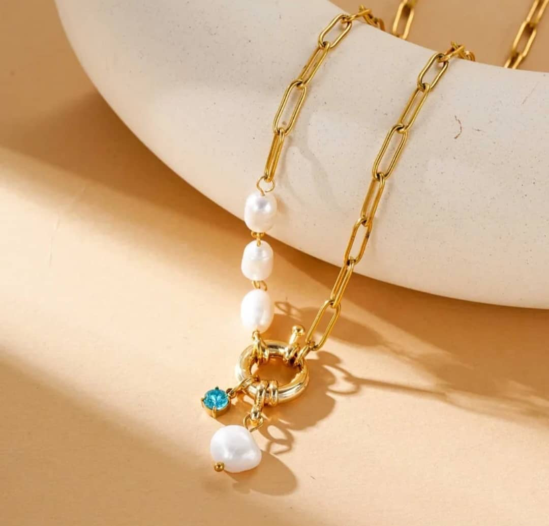 Collier "Corail" Perles d'Eau Douce et Pierre Turquoise