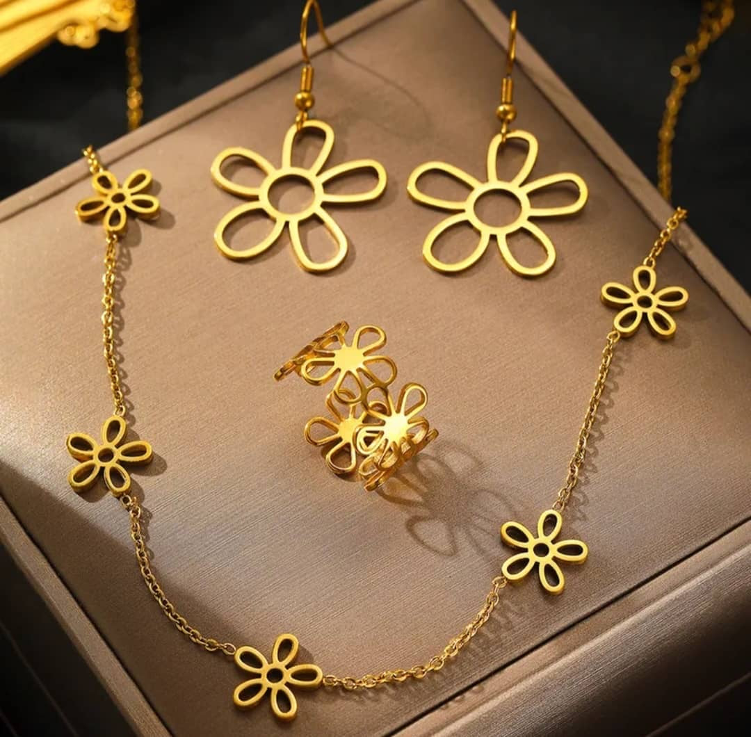 Parure "Flora" Collier, Boucles d'Oreilles et Bague