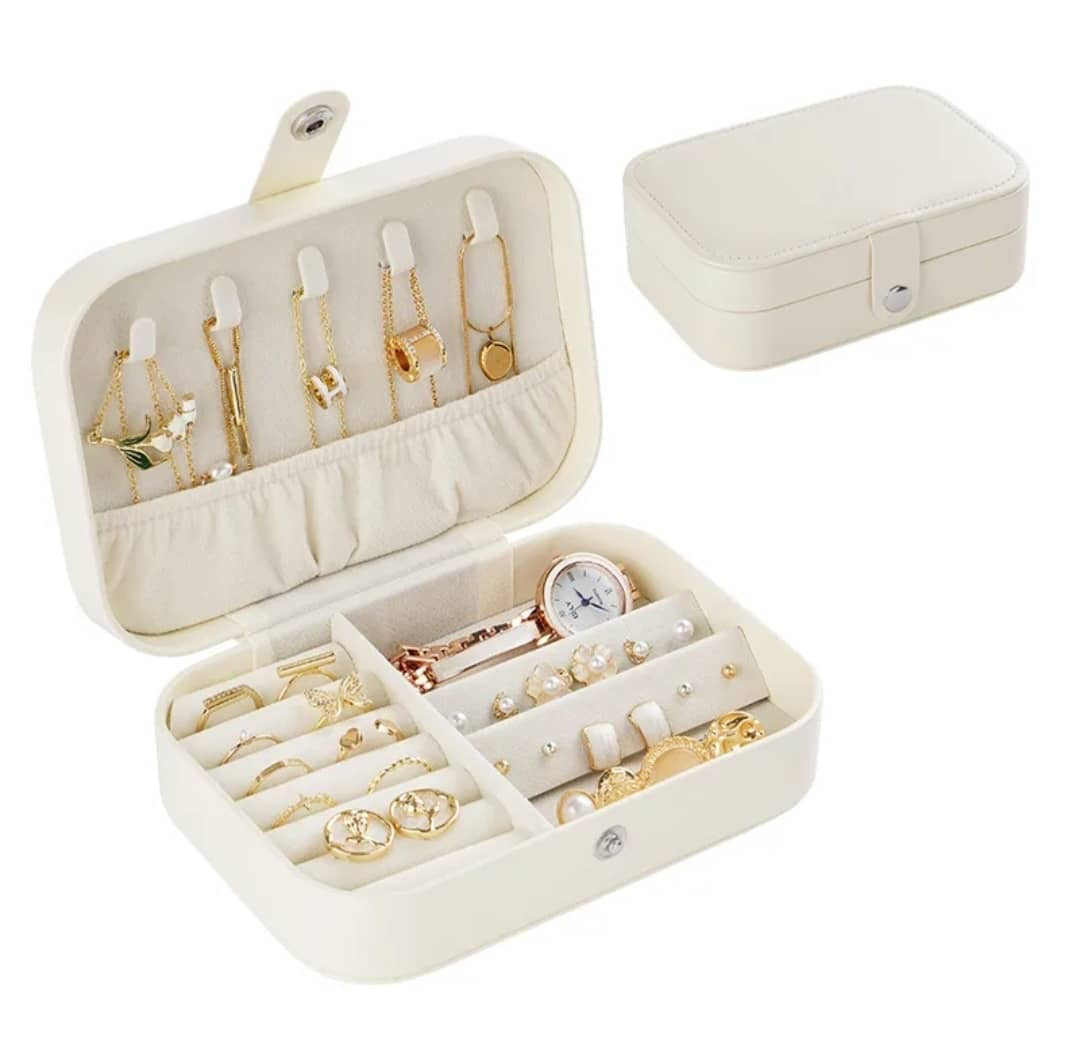Boîte à Bijoux “Écrin” Cuir Végétal Compacte et Organisée
